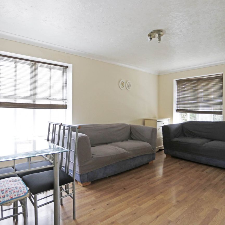 Price £1,500 pcm - Available Now - Furnished - Photo 1