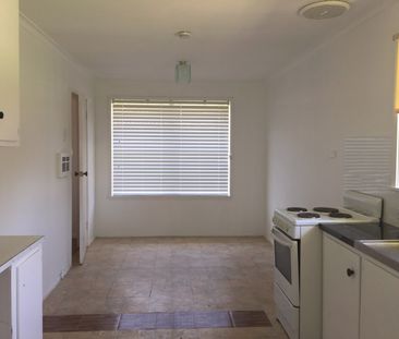 27 Ulm Street, LAVERTON - Photo 3