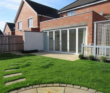 Leicester Square, Crossgates, Leeds, LS15 - Photo 3