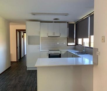 Comfortable family home!! - Photo 6