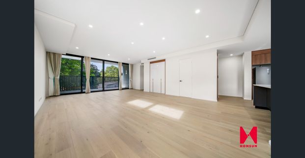 Premium Living in Nedlands - Like NEW 3 Bedroom Luxury Home - Photo 1