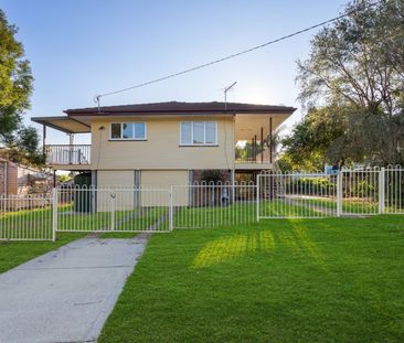 Spacious Family Home in Prime Sadliers Crossing Location! *** RENT ... - Photo 1