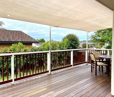 Charming 3-Bedroom Family Home with Play Park Access - Photo 3