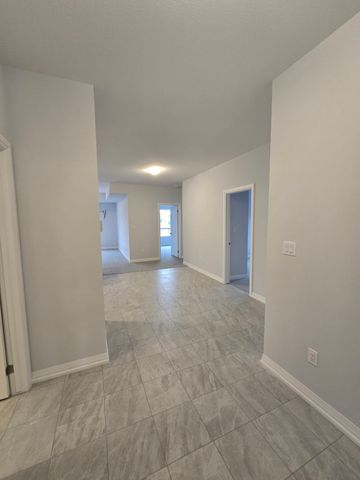 For Lease - 403 Louisa Street Unit# (Main Level), Fort Erie, Ontario - Photo 3