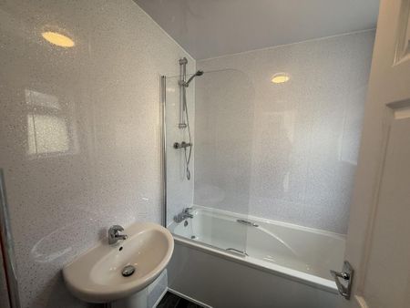 2 bedroom terraced house to rent - Photo 5