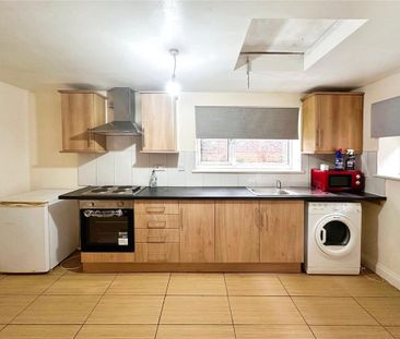 2 bedroom flat to rent - Photo 5