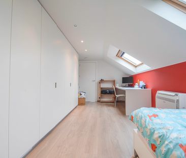 Vrijstaande villa met vier slaapkamers op perceel van ca. 1717 m² - Photo 6