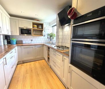 3 bedroom terraced house to rent - Photo 5