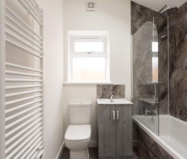 2 bedroom semi-detached bungalow to rent - Photo 4