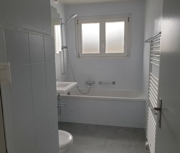 Spacieux appartement de 4,5 pièces avec balcon et jardin commun - Photo 5