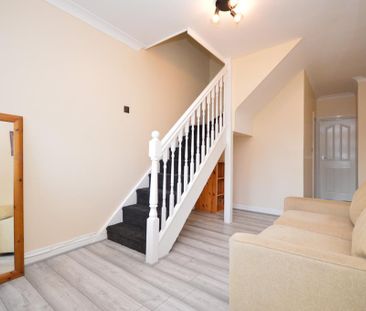 2 bedroom semi-detached house to rent - Photo 2