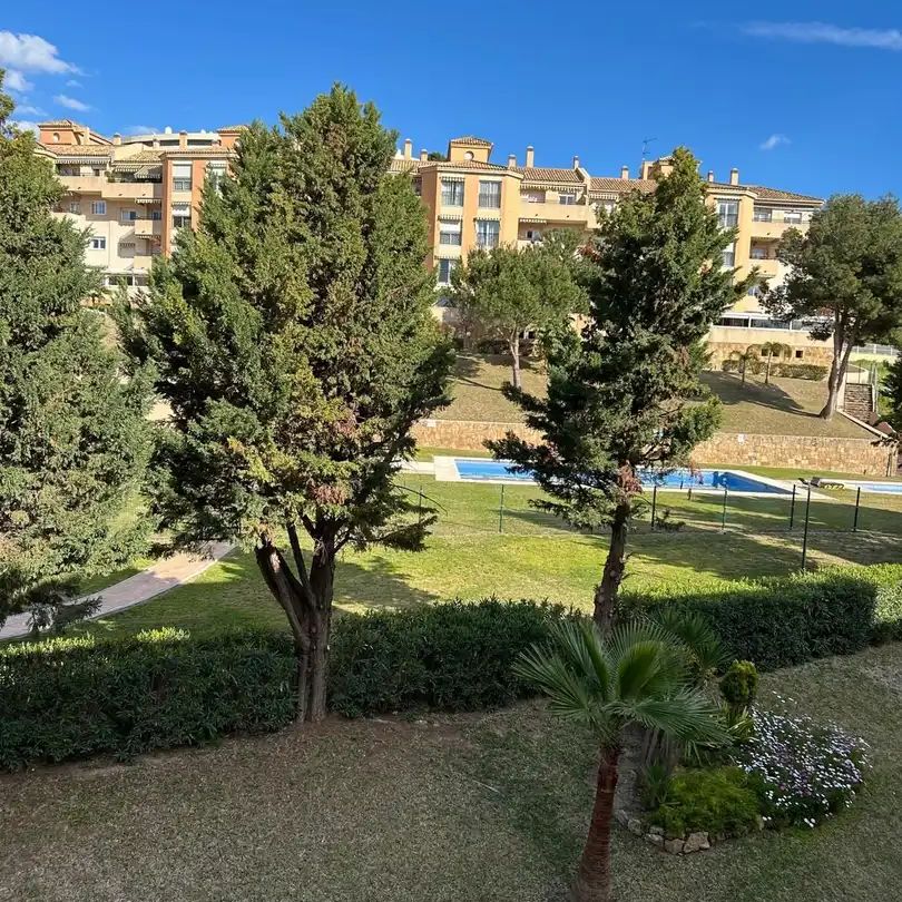 Piso de alquiler en Federico Fellini, Parque Clavero - Photo 1