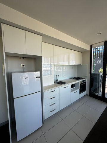 Modern 1-Bedroom Furnished Apartment in Carlton – Perfectly Positioned! - Photo 2