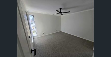 Freshly Updated and Spacious 3-Bedroom Villa in Quiet Port Kennedy Pocket - Photo 3