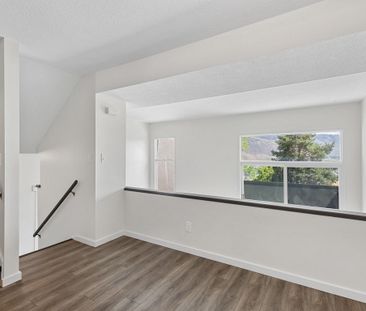 3 Bedroom - Townhouse - Photo 2