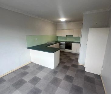 “Three Bedroom and large Balcony” - Photo 6