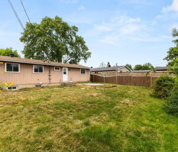 For Lease - 320 Reynolds Drive Unit# B, Orleans - Cumberland and Ar... - Photo 1