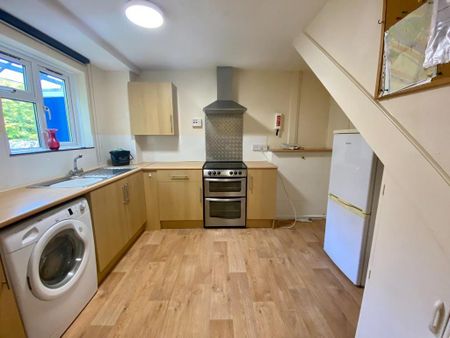 3 bedroom apartment to rent - Photo 5