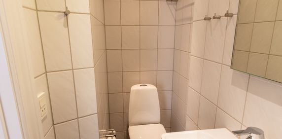 Moderniseret 2-værelses med god placering - Foto 2