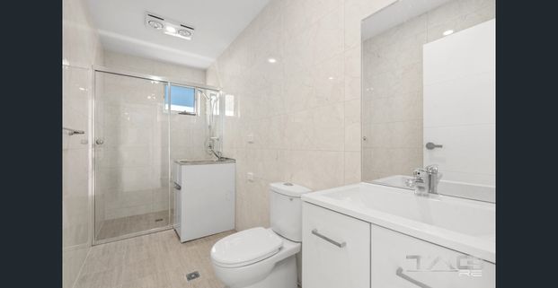 A HOME THAT TICKS EVERY BOX! - Photo 1