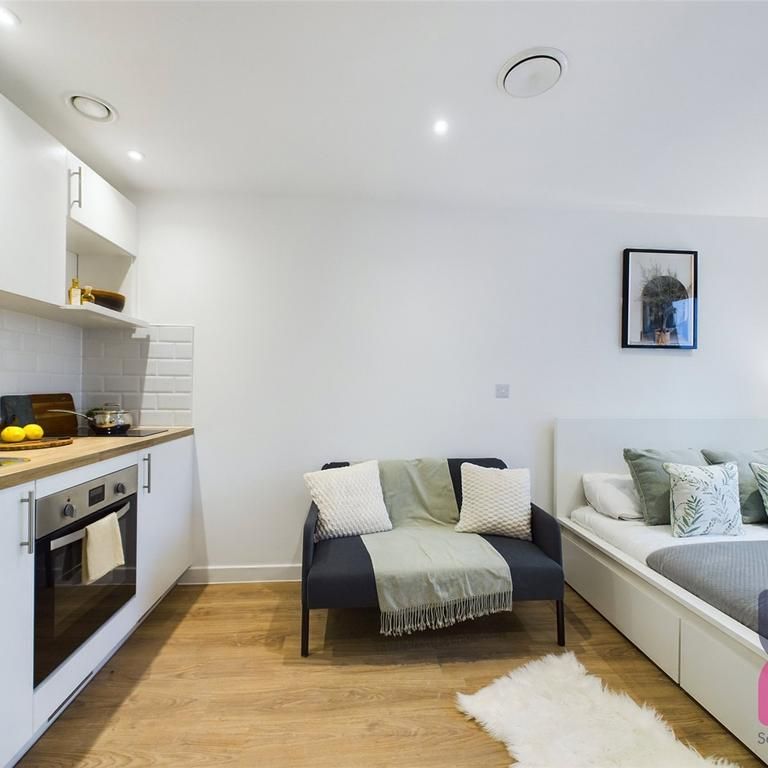 Studio to rent - Photo 1