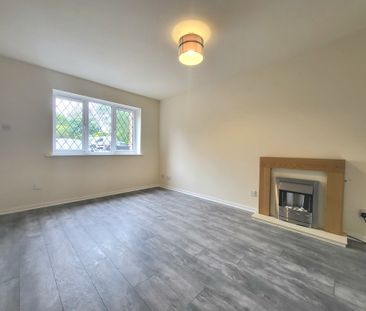 2 bedroom mid terrace to let - Photo 1