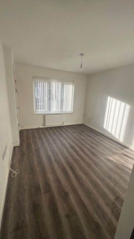 Chedlin Drive, Manchester - Photo 3