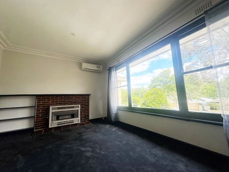 Perfectly Positioned 3 Bedroom home - Photo 3