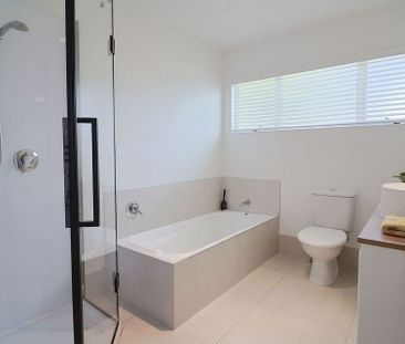 Large 3BR Home in Mangawhai - Photo 1