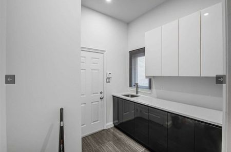 For Lease - 87 Great Lakes Boulevard, Oakville, Ontario - Photo 3