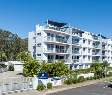 Immaculate 3-Bedroom Furnished Apartment with Private Rooftop & Riv... - Photo 4