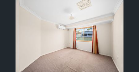 4 BEDROOM HOME - NORTH SIDE OF TOWN - Photo 2