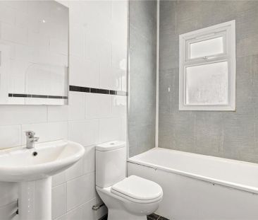 3 bedroom apartment to rent - Photo 4