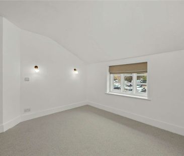 A charming cottage in the heart of Farnham town centre with a priva... - Photo 6