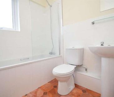 Leeds Road, Lofthouse, WF3 - Photo 2