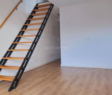 Apartamento T2 Duplex | Pedralvas | Benfica - Photo 2