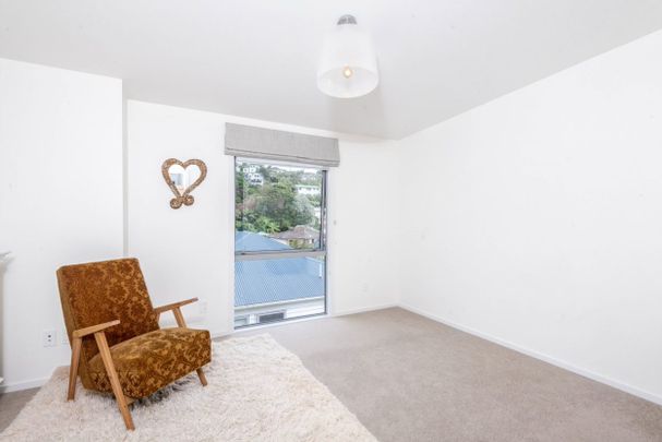12/32 Dr Taylor Terrace, Johnsonville - Photo 1
