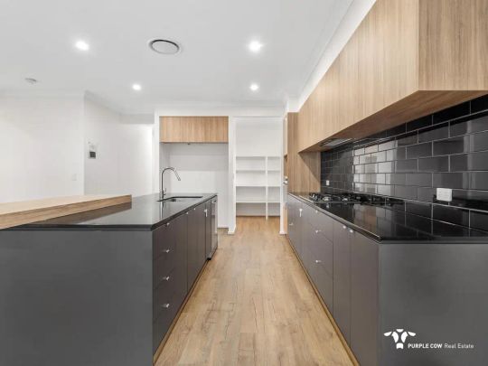 “Brand-New Luxury Living in Redbank Plains” - Photo 1