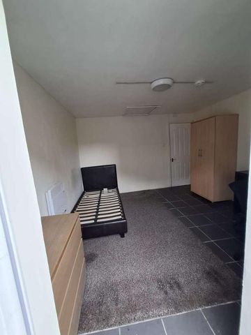 Canley Road, Coventry, CV5 - Photo 3