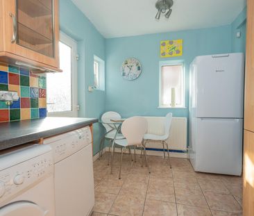 33 Serpentine Parade, Newtownabbey, BT36 7HD - Photo 2