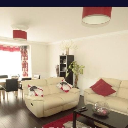 2 Bed Flat, Raleigh Court, SE16 - Photo 1