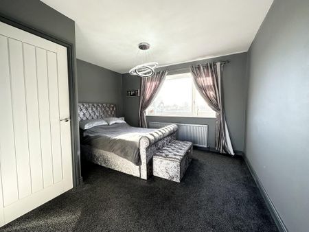 4 bedroom semi-detached house to rent - Photo 4
