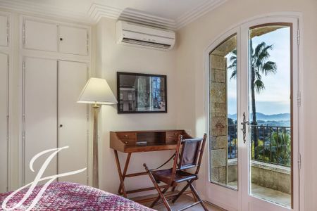Maison à louer Mougins, Cote d'Azur, France9 000 EUR / Mois - Photo 2