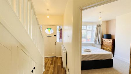 3 bedroom end of terrace house to rent - Photo 5