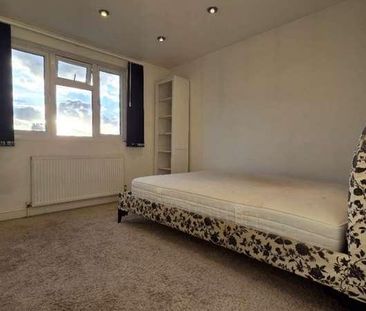 Stradbroke Grove, Ilford, IG5 - Photo 5