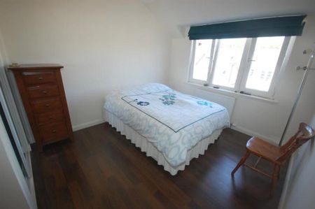 4 bedroom townhouse to rent - Photo 3