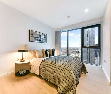 Apartment in 10 George Street, luxury waterside commute-free living... - Photo 3