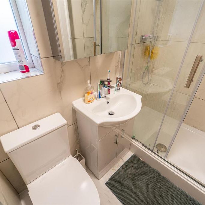 5 bedroom house to rent - Photo 1