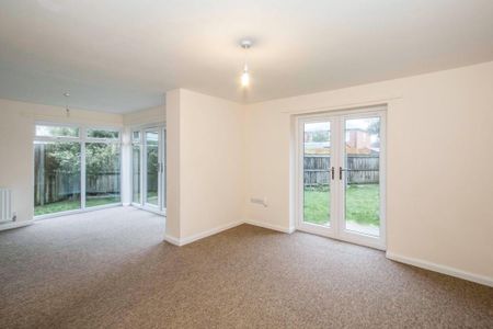 2 bedroom terraced house to rent - Photo 2