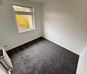 Kinfare Drive, Tettenhall Wood, Wolverhampton - Photo 4